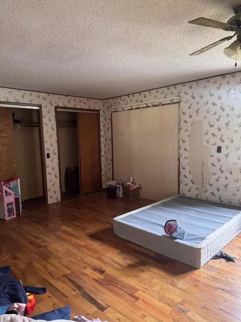 Bedroom - 4737 Highway A, Macomb, MO 65702 photo 2 of 2