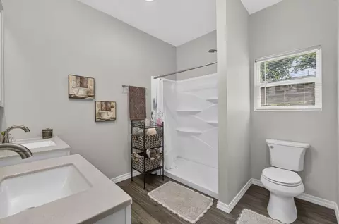 Bath - 488 Rockhill Dr, Forsyth, MO 65653 photo 1 of 4