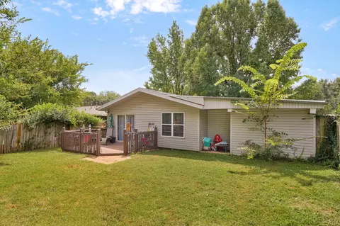 Exterior - 2633 W Phelps St, Springfield, MO 65802 photo 7 of 9