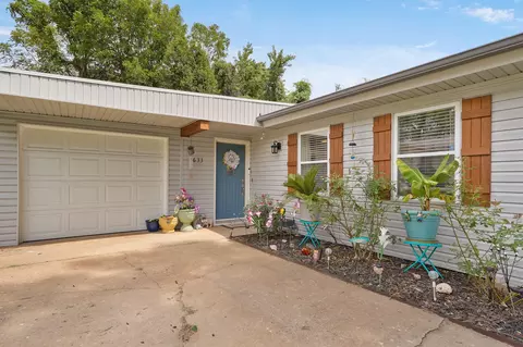 Exterior - 2633 W Phelps St, Springfield, MO 65802 photo 3 of 9