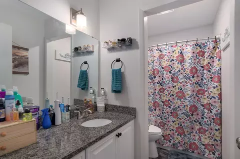 Bath - 2633 W Phelps St, Springfield, MO 65802 photo 1 of 1