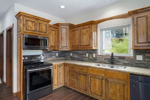 Kitchen - 122 Joseph Cove Dr, Lampe, MO 65681 photo 3 of 6