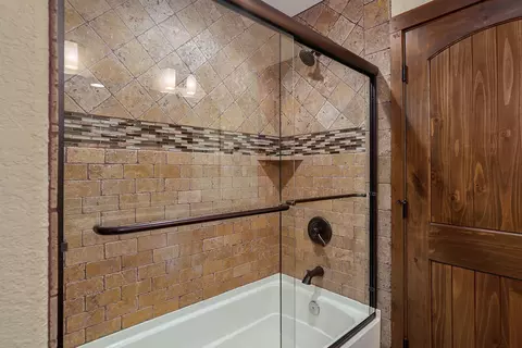 Bath - 122 Joseph Cove Dr, Lampe, MO 65681 photo 8 of 8