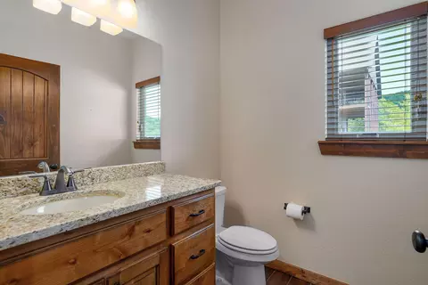 Bath - 122 Joseph Cove Dr, Lampe, MO 65681 photo 4 of 8