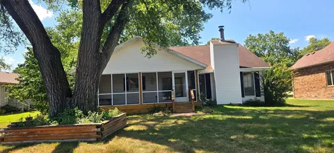 Exterior - 628 Parnell Dr, Branson, MO 65616 photo 6 of 8