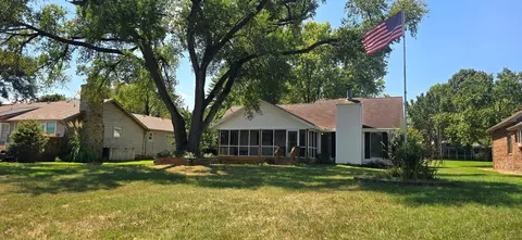 Exterior - 628 Parnell Dr, Branson, MO 65616 photo 7 of 8