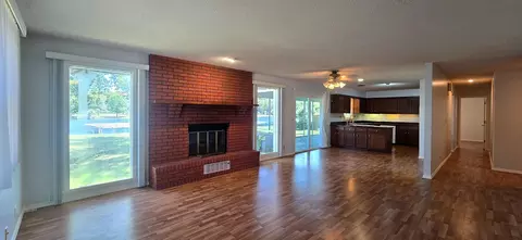 Living - 628 Parnell Dr, Branson, MO 65616 photo 2 of 3