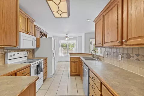 Kitchen - 52 Crown Dr, Branson West, MO 65737 photo 4 of 4