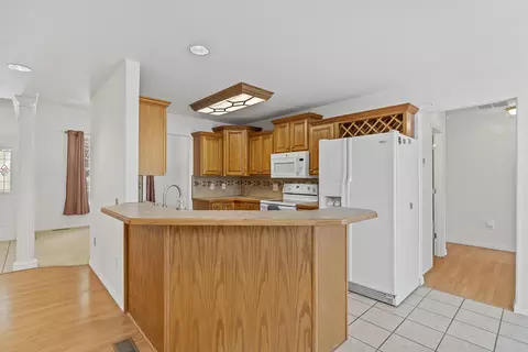 Kitchen - 52 Crown Dr, Branson West, MO 65737 photo 2 of 4