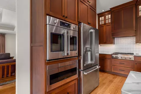 Kitchen - 2078 W Sexton Dr, Springfield, MO 65810 photo 6 of 6