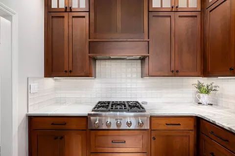 Kitchen - 2078 W Sexton Dr, Springfield, MO 65810 photo 4 of 6