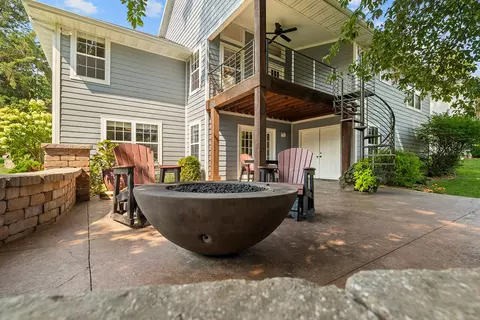 Exterior - 2078 W Sexton Dr, Springfield, MO 65810 photo 5 of 8