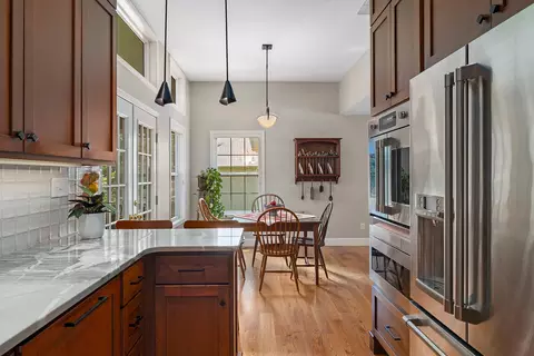 Kitchen - 2078 W Sexton Dr, Springfield, MO 65810 photo 2 of 6