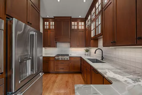 Kitchen - 2078 W Sexton Dr, Springfield, MO 65810 photo 3 of 6