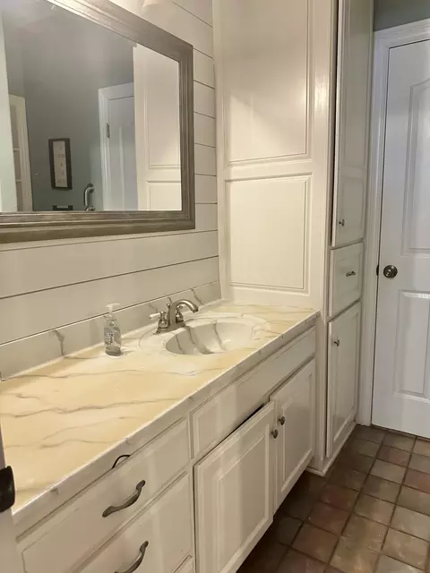 Bath - 4414 N 6th St, Ozark, MO 65721 photo 3 of 4