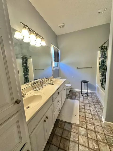 Bath - 4414 N 6th St, Ozark, MO 65721 photo 4 of 4