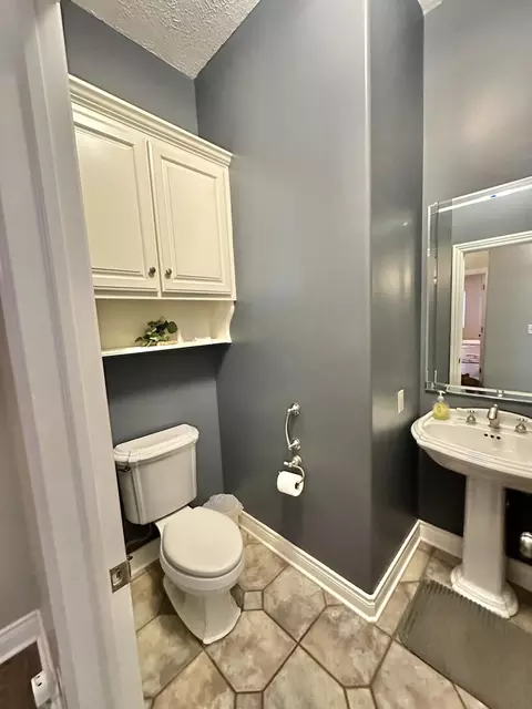 Bath - 4414 N 6th St, Ozark, MO 65721 photo 1 of 4