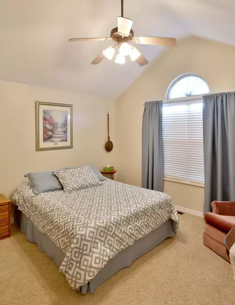 Bedroom - 3741 N Oak Point Ave, Springfield, MO 65803 photo 3 of 7