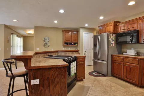 Kitchen - 3741 N Oak Point Ave, Springfield, MO 65803 photo 3 of 7