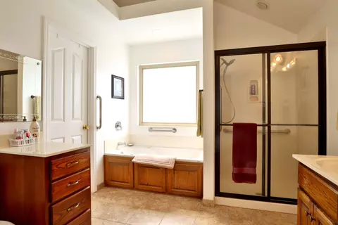 Bath - 3741 N Oak Point Ave, Springfield, MO 65803 photo 1 of 7