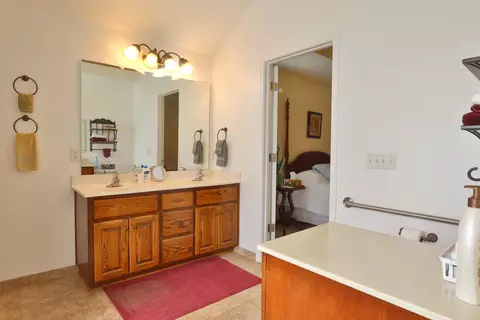 Bath - 3741 N Oak Point Ave, Springfield, MO 65803 photo 5 of 7