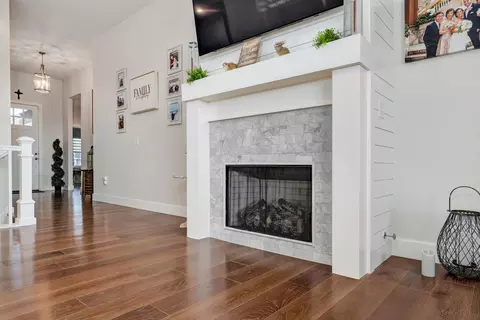 Entry Way - 267 S Pebble Beach Ave, Springfield, MO 65802 photo 2 of 4