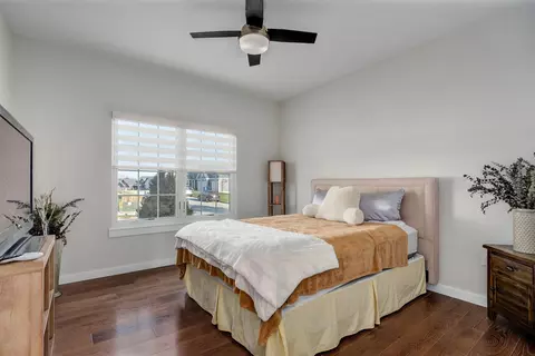 Bedroom - 267 S Pebble Beach Ave, Springfield, MO 65802 photo 3 of 6