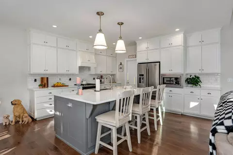 Kitchen - 267 S Pebble Beach Ave, Springfield, MO 65802 photo 2 of 4