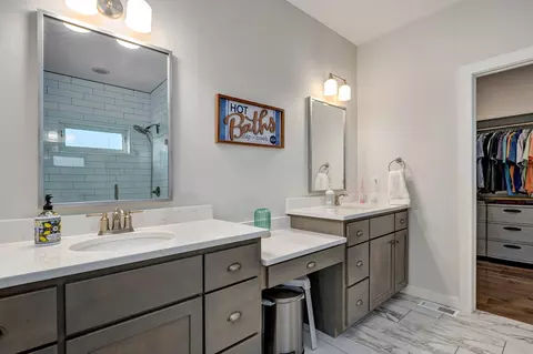 Bath - 267 S Pebble Beach Ave, Springfield, MO 65802 photo 1 of 6