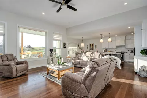 Living - 267 S Pebble Beach Ave, Springfield, MO 65802 photo 1 of 5