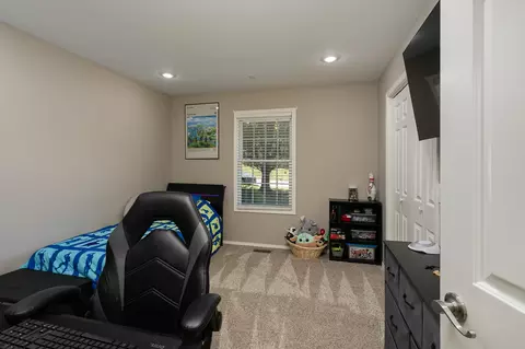 Bedroom - 736 S Willow Ct, Springfield, MO 65802 photo 3 of 5