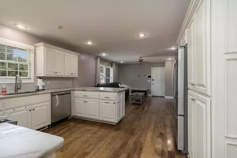 Kitchen - 736 S Willow Ct, Springfield, MO 65802 photo 6 of 6