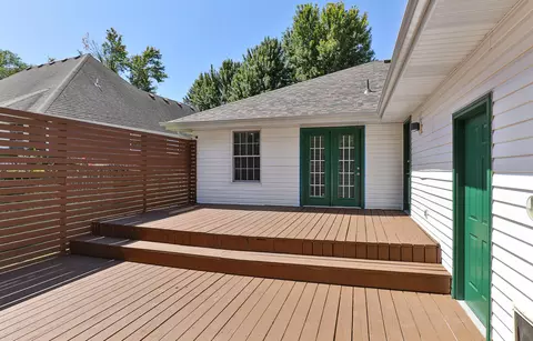 Exterior - 736 S Willow Ct, Springfield, MO 65802 photo 5 of 11