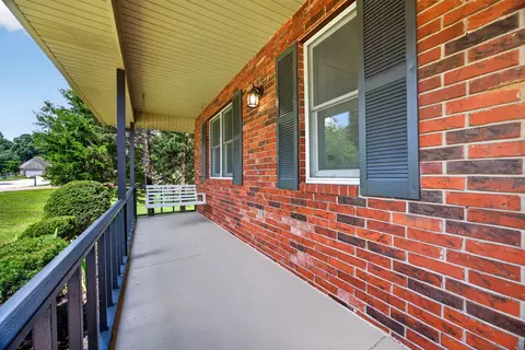 Exterior - 3605 E Delmar St, Springfield, MO 65809 photo 5 of 13