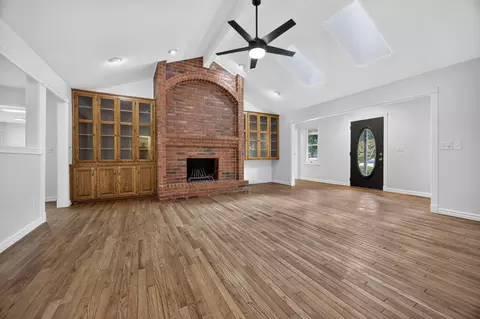 Living - 3605 E Delmar St, Springfield, MO 65809 photo 6 of 10