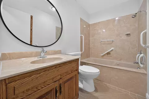 Bath - 3605 E Delmar St, Springfield, MO 65809 photo 4 of 6