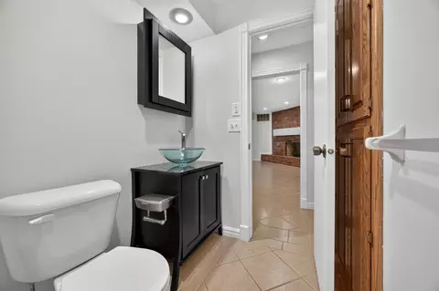 Bath - 3605 E Delmar St, Springfield, MO 65809 photo 6 of 6