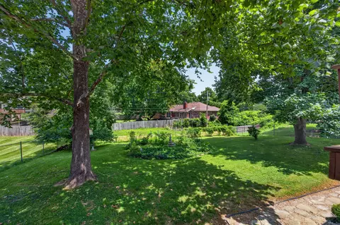 Exterior - 3605 E Delmar St, Springfield, MO 65809 photo 10 of 13