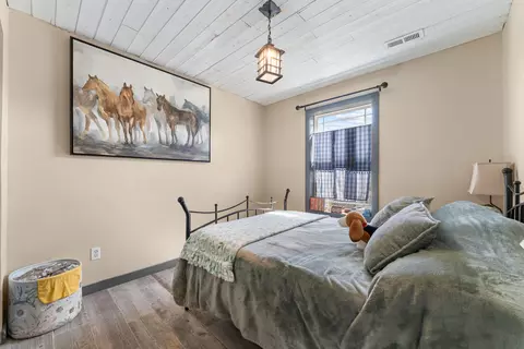 Bedroom - 218 Windridge St, Branson, MO 65616 photo 5 of 6