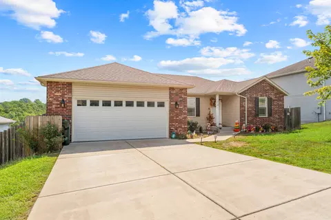 Exterior - 218 Windridge St, Branson, MO 65616 photo 4 of 6