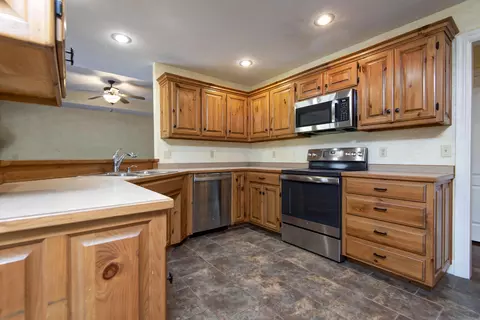 Kitchen - 439 S River Birch Dr, Springfield, MO 65809 photo 3 of 3