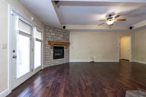 Living - 439 S River Birch Dr, Springfield, MO 65809 photo 3 of 6