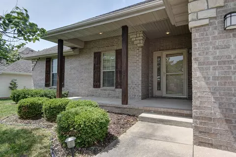 Exterior - 439 S River Birch Dr, Springfield, MO 65809 photo 2 of 7