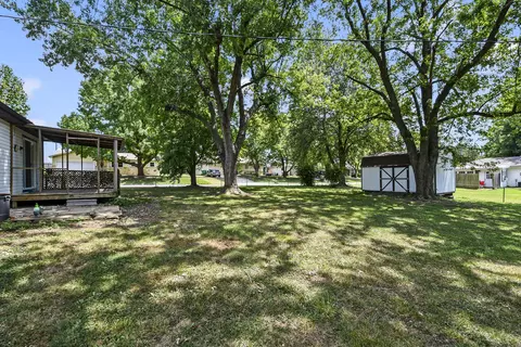 Exterior - 2326 E Nora St, Springfield, MO 65803 photo 7 of 9