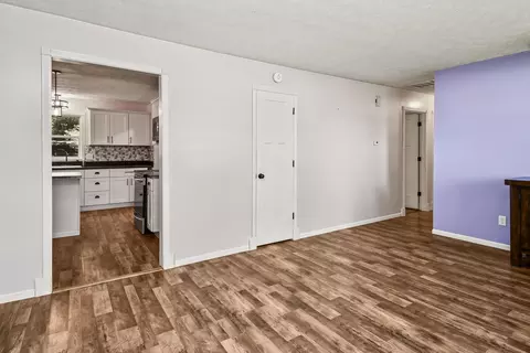Living - 2326 E Nora St, Springfield, MO 65803 photo 3 of 4