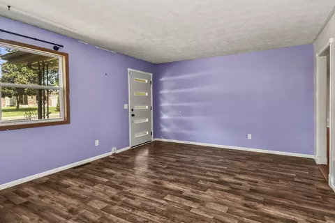Living - 2326 E Nora St, Springfield, MO 65803 photo 1 of 4
