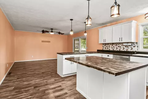 Kitchen - 2326 E Nora St, Springfield, MO 65803 photo 1 of 6