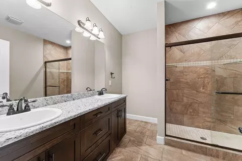 Bath - 311 Stillwood Dr, Branson, MO 65616 photo 1 of 4