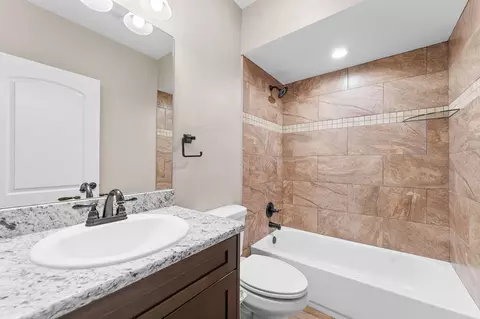 Bath - 311 Stillwood Dr, Branson, MO 65616 photo 4 of 4