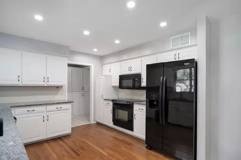 Kitchen - 2771 W Westview St, Springfield, MO 65807 photo 2 of 3